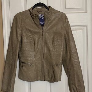 LA Collection Vegan Leather Jacket. 2 zipper pockets.